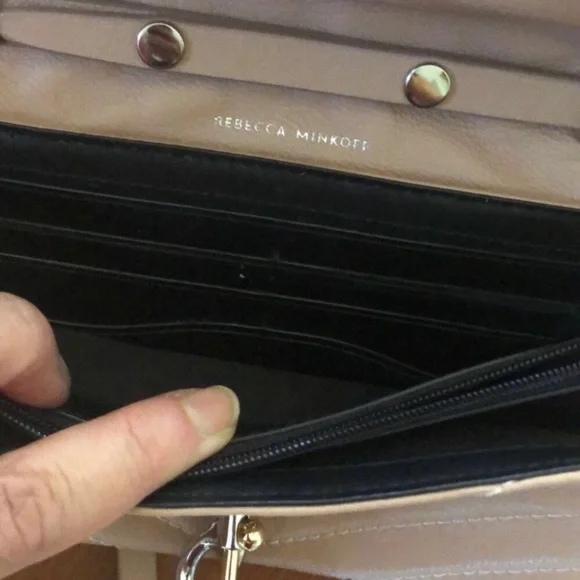 🎉5xHP🎉 Rebecca Minkoff Tan Quilted Crossbody Bag with Chain Strap - Picture 5 of 8